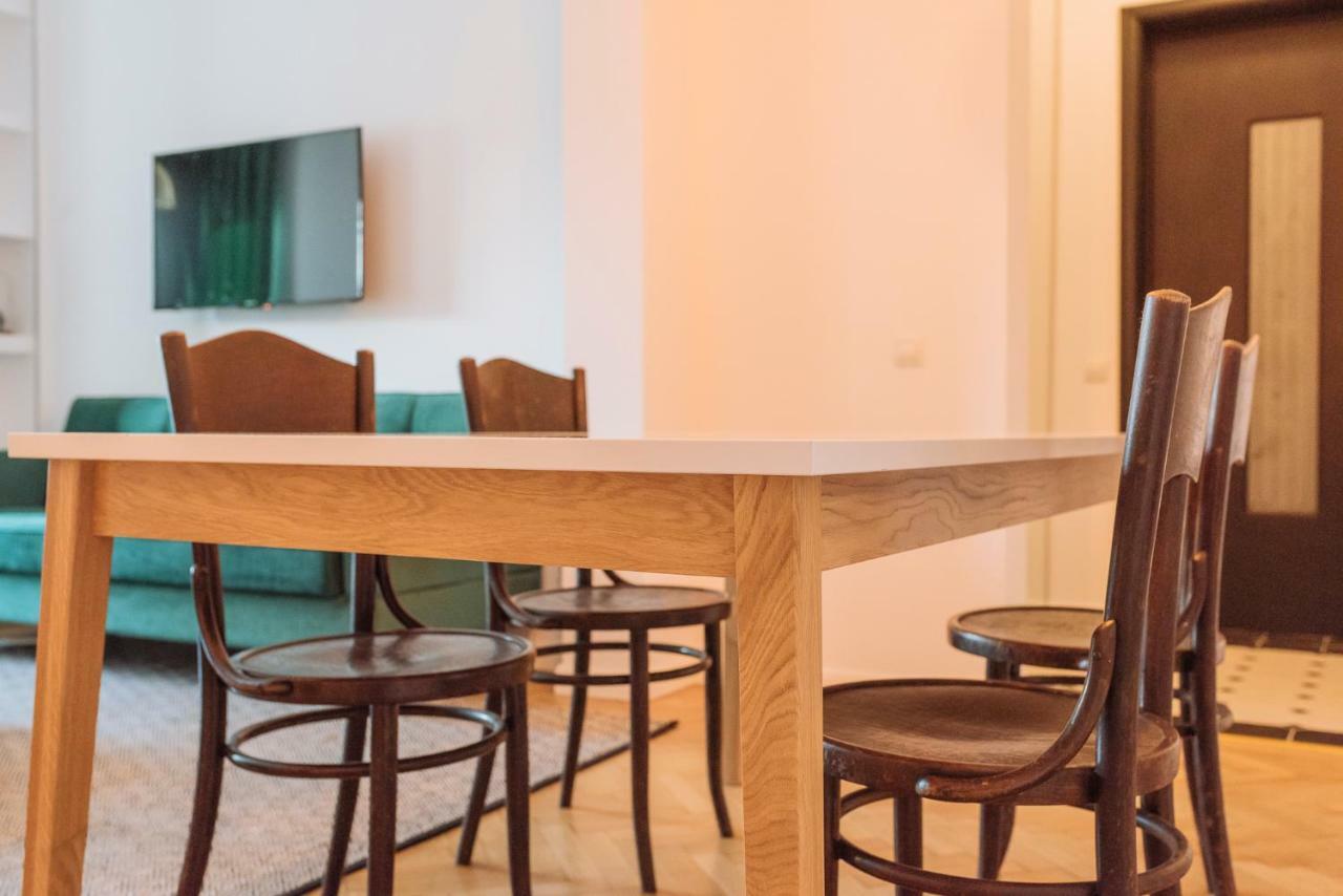 בוקרשט Brezoianu Spacious Flat מראה חיצוני תמונה